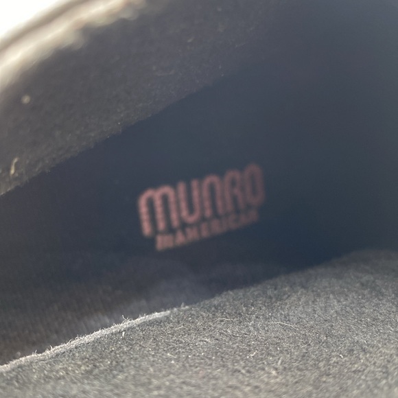 Munro Kara Bootie Wedge Taupe Suede Lace Up Shock Absorb Outsoles Women Size - Picture 10 of 12